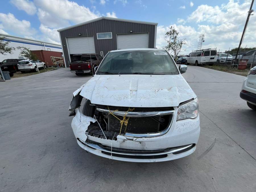 2016 Chrysler Town & Country Touring L