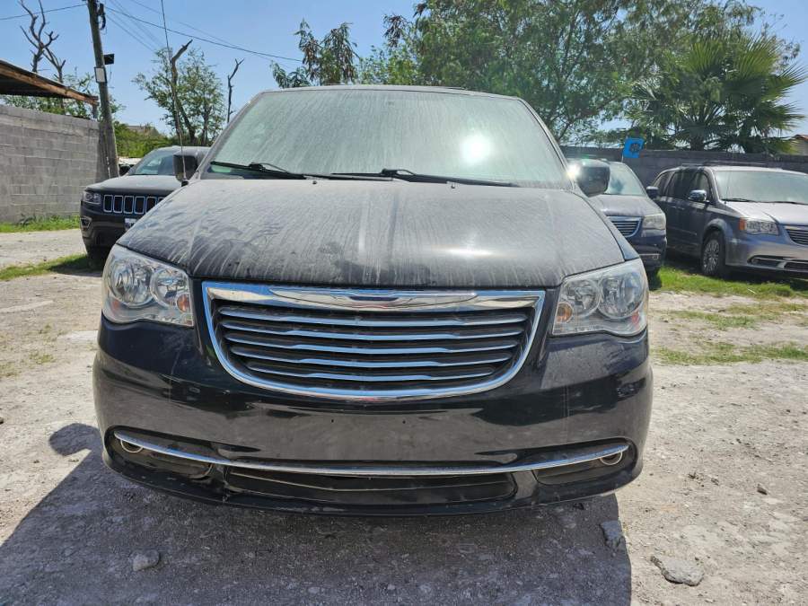 2016 Chrysler Town & Country Touring L