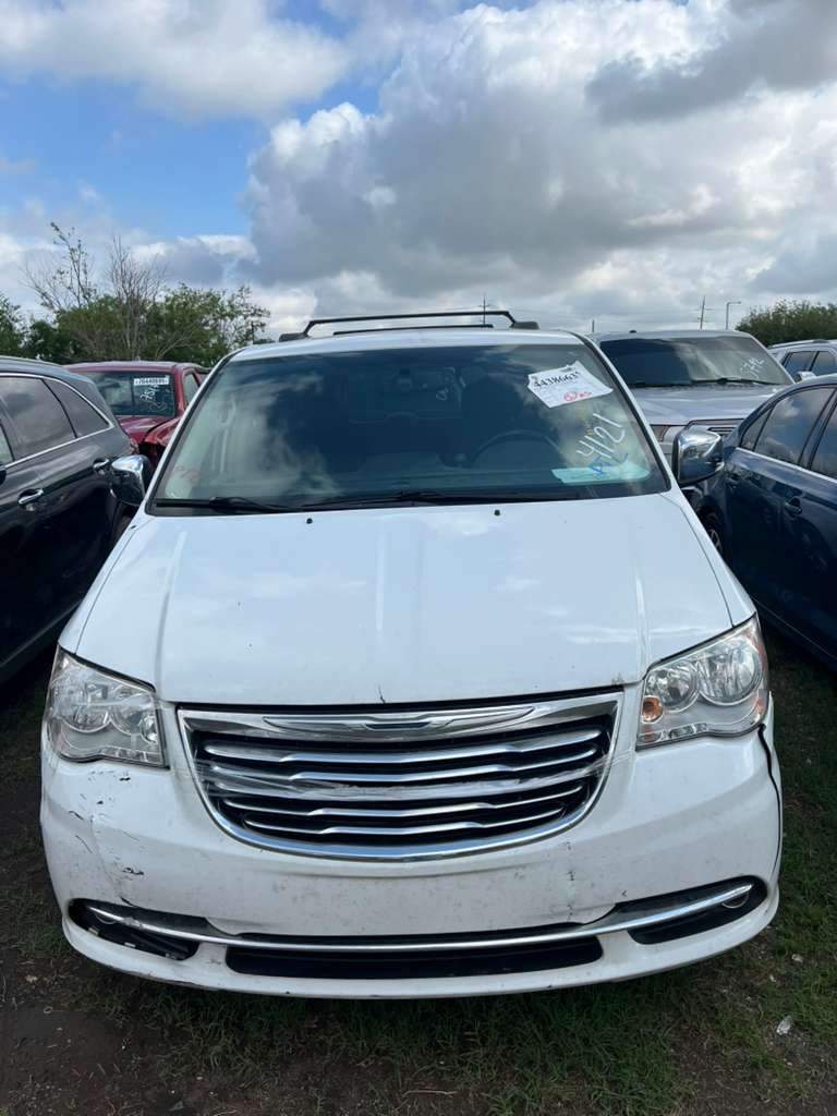 2016 Chrysler Town & Country Touring L