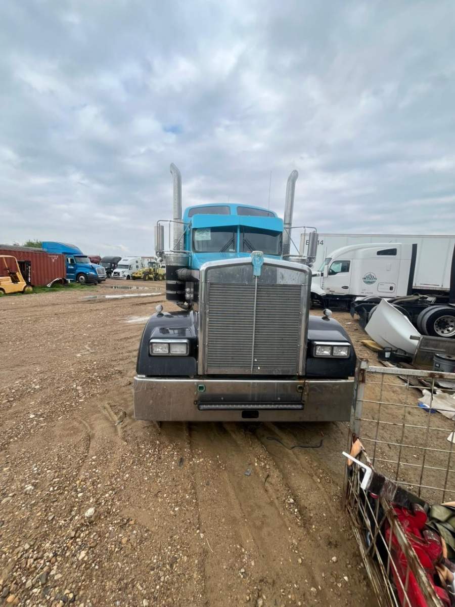 2019 Kenworth W900