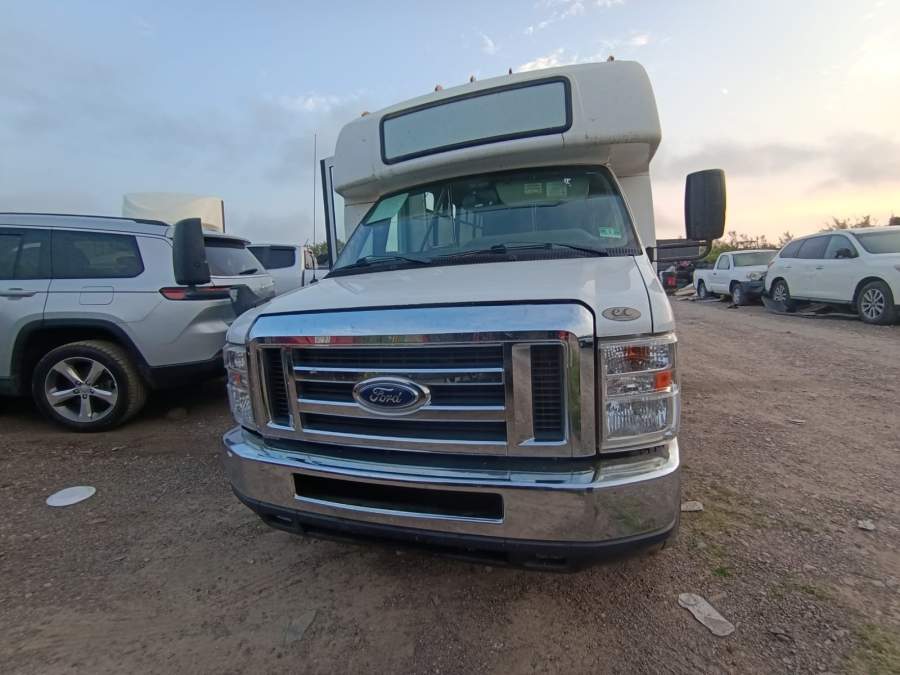 2019 Ford E-450