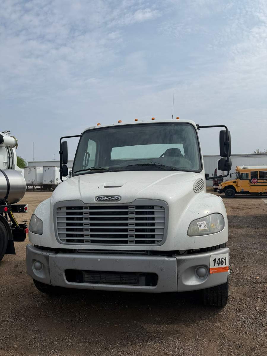 2016 Freightliner M2 106
