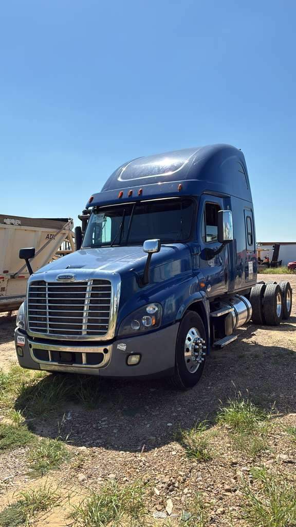 2016 Freightliner CASCADIA