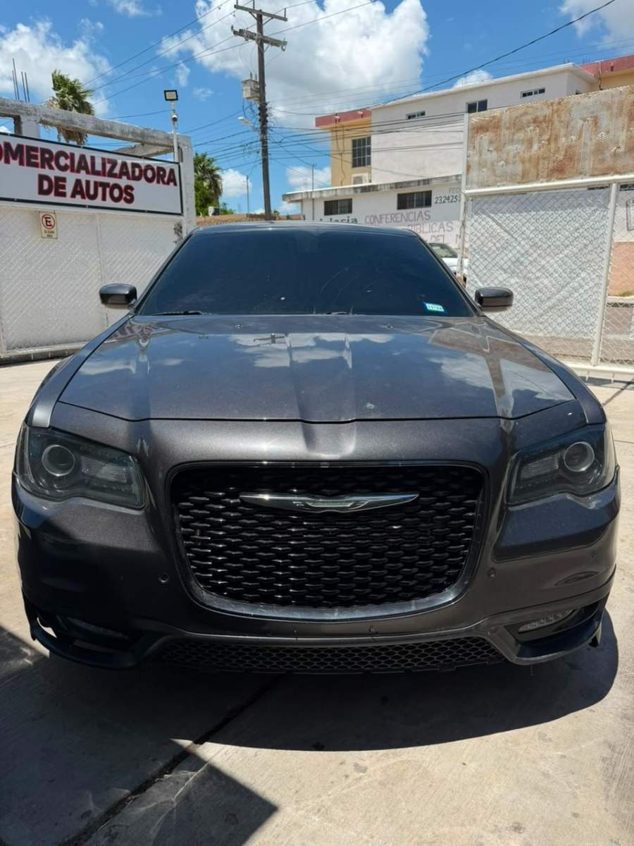 2018 Chrysler 300