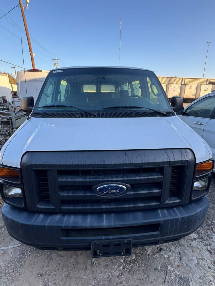 2013 Ford E-350 Super Duty