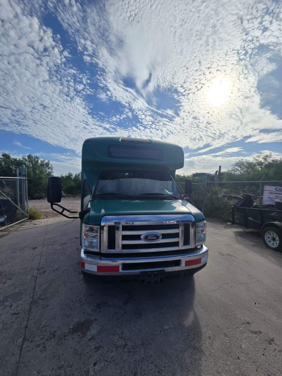 2017 Ford E-450