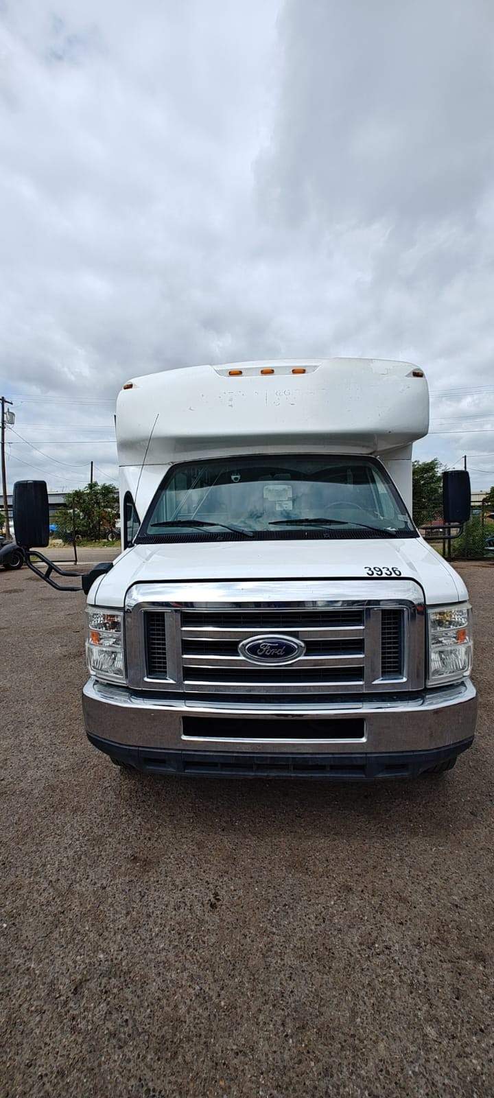 2017 Ford E-350 Super Duty