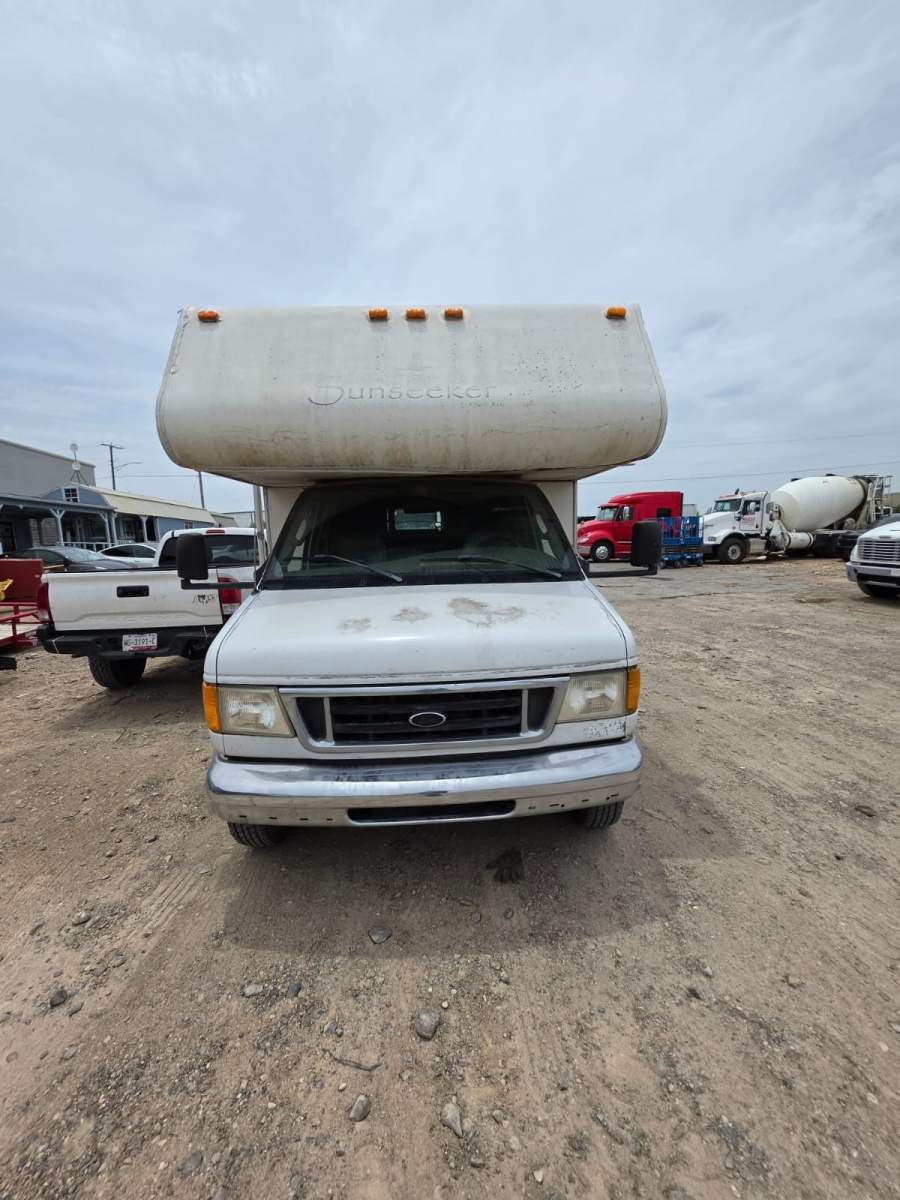 2004 Ford E-450