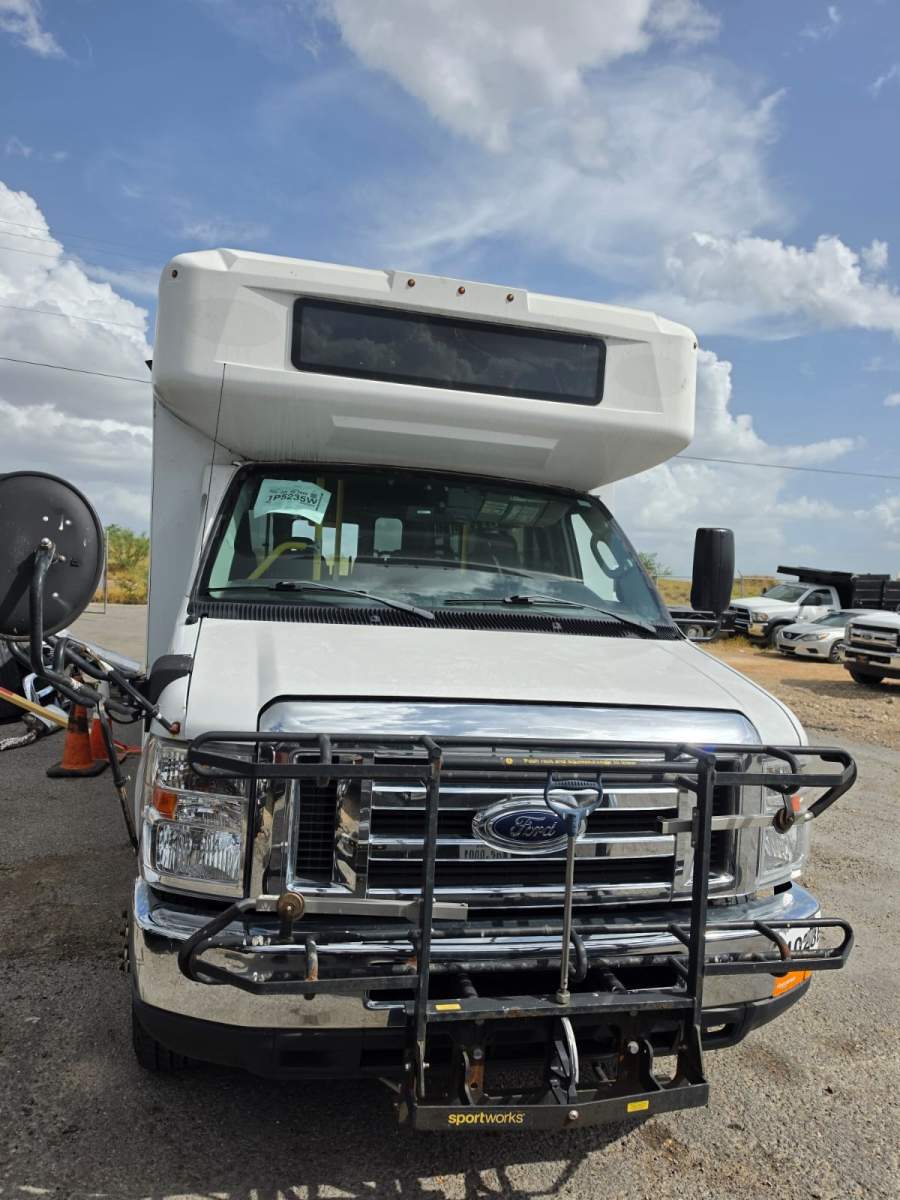 2017 Ford E-450