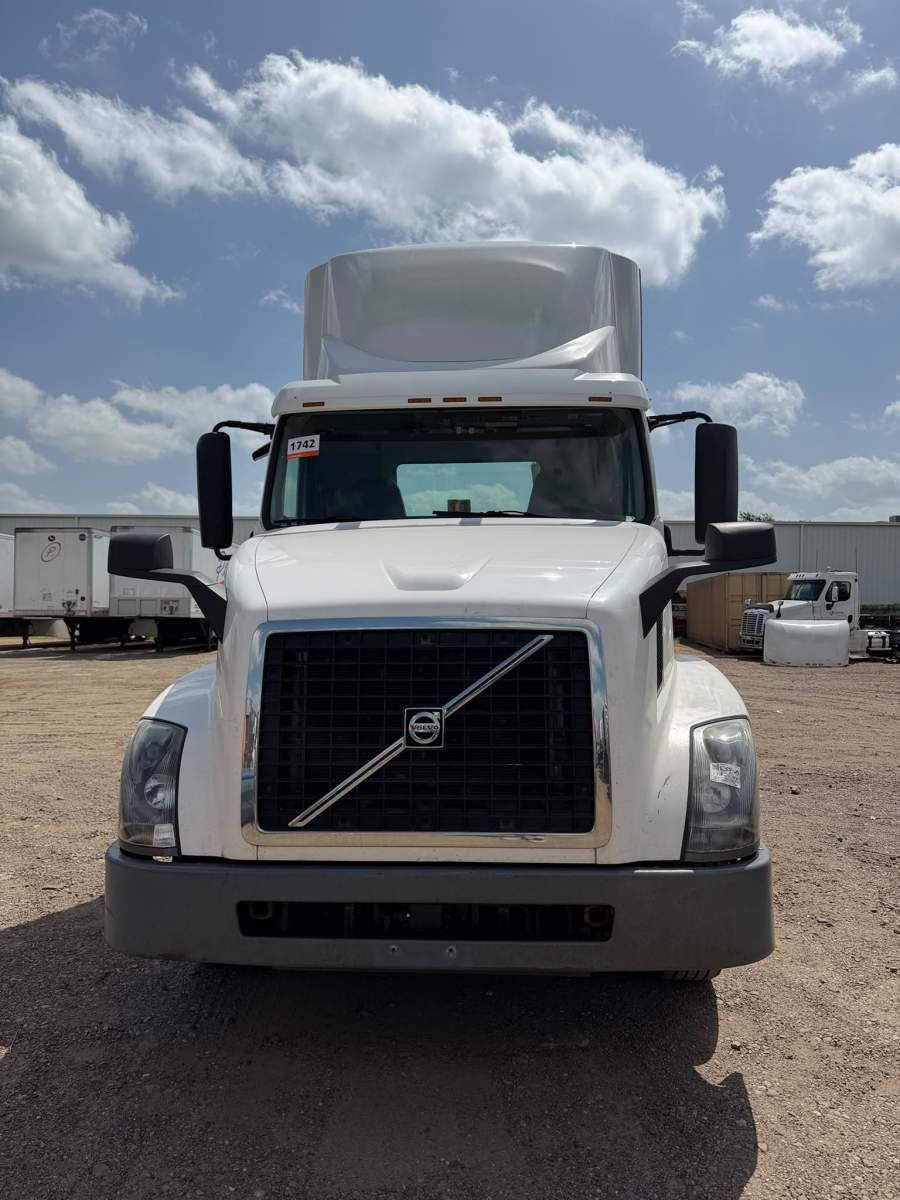 2016 Volvo Truck VNL