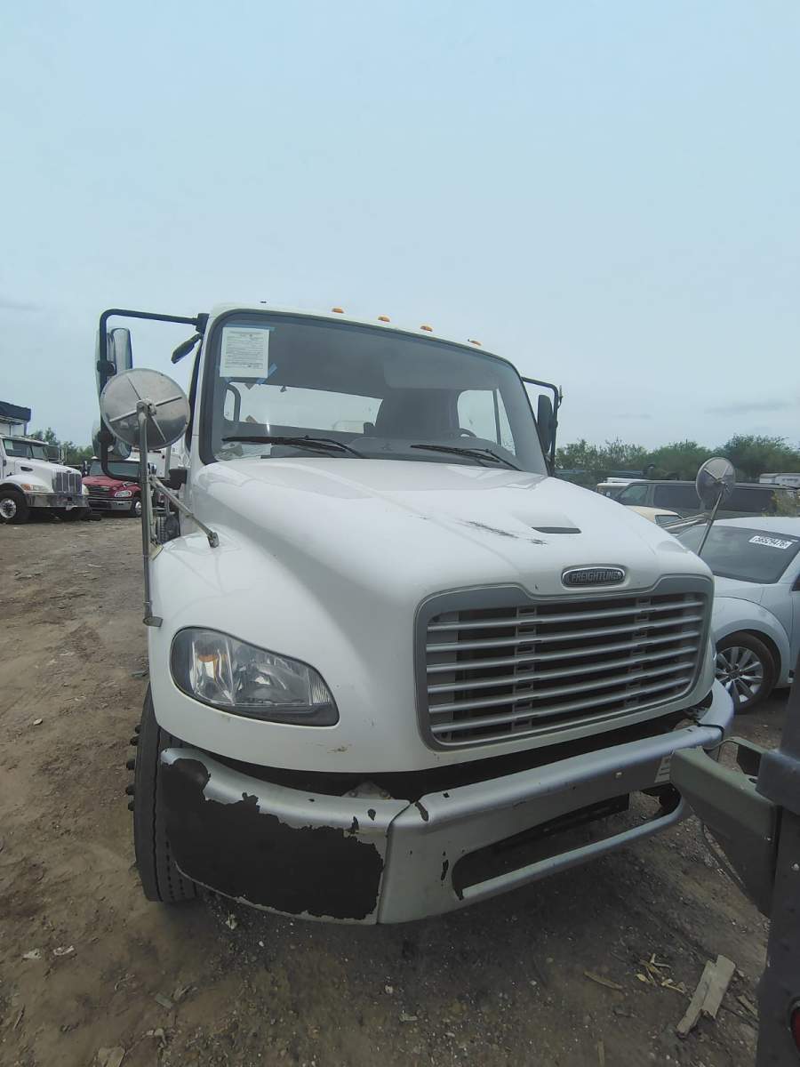 2016 Freightliner M2