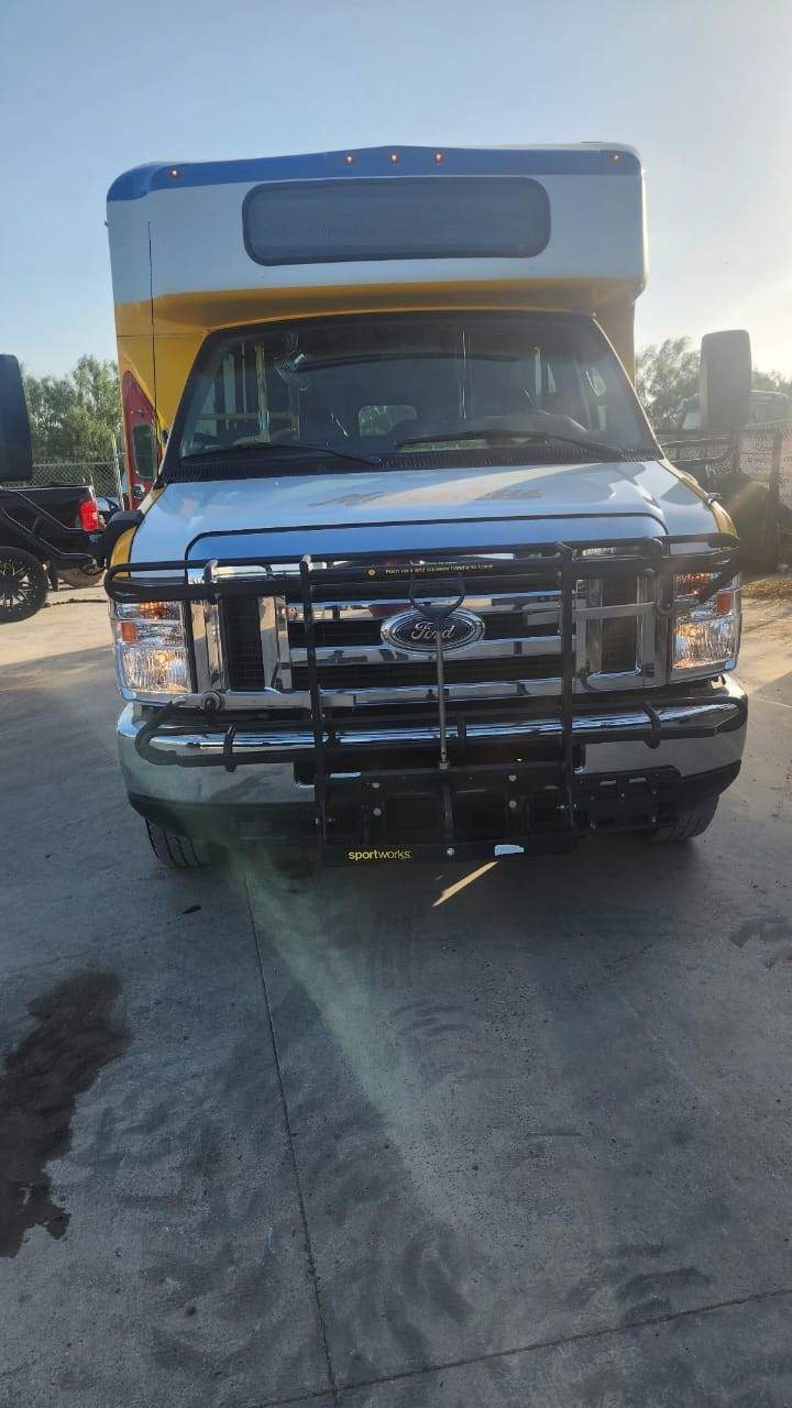 2017 Ford E-450