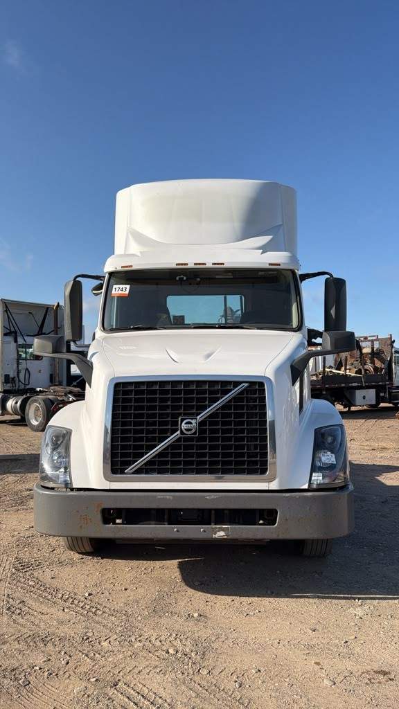 2016 Volvo Truck VNL