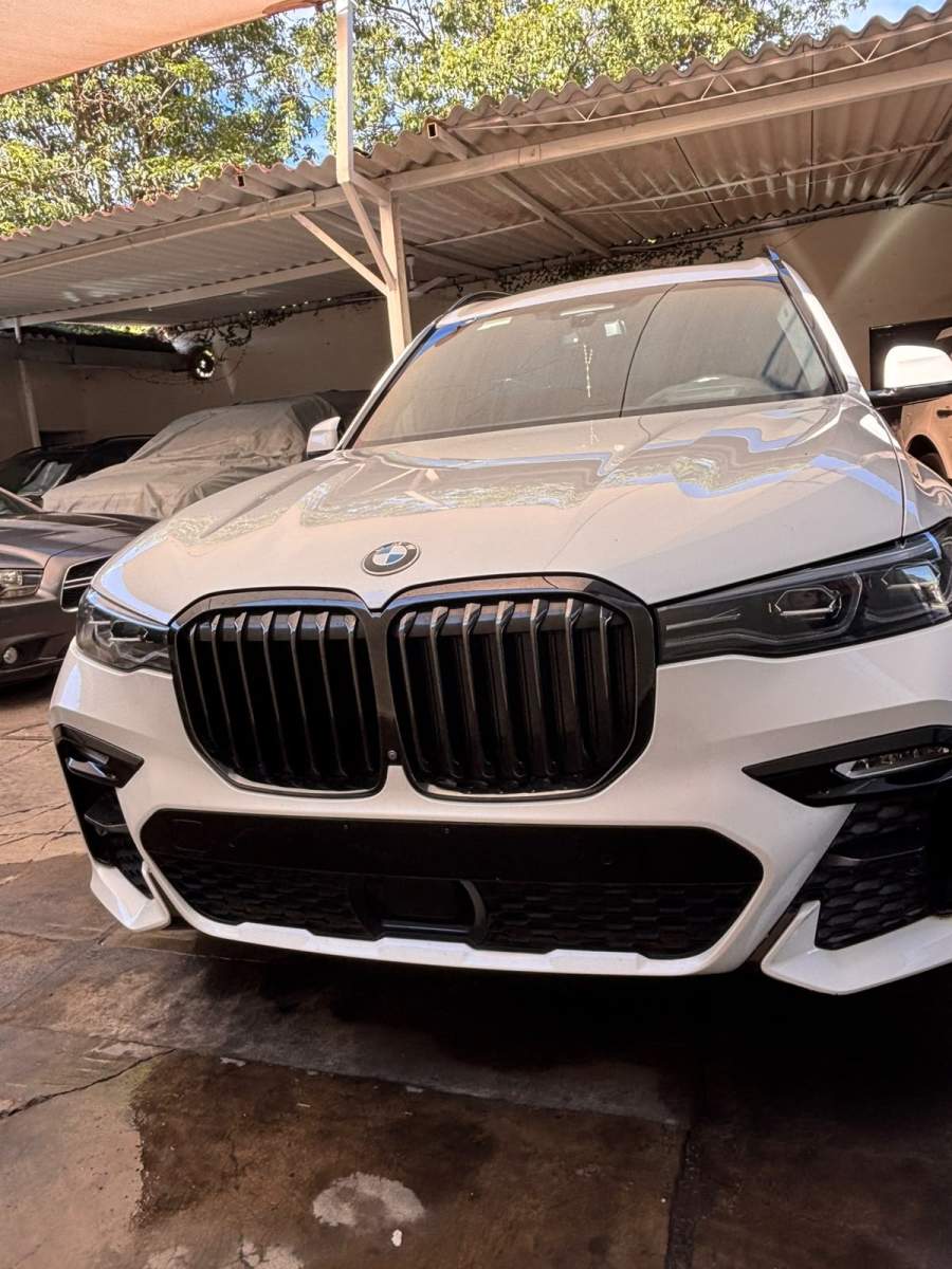 2022 BMW X7 x Drive40i