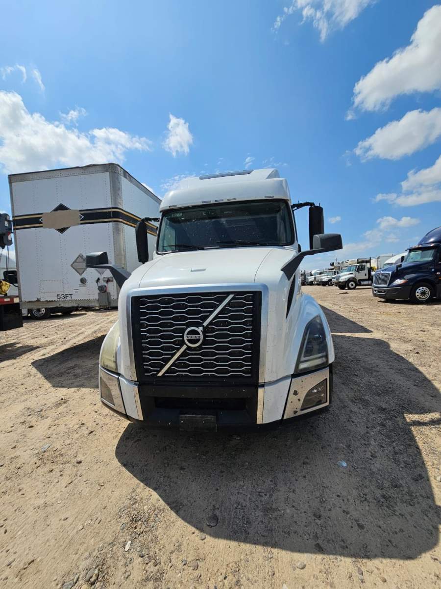 2020 Volvo Truck VNL