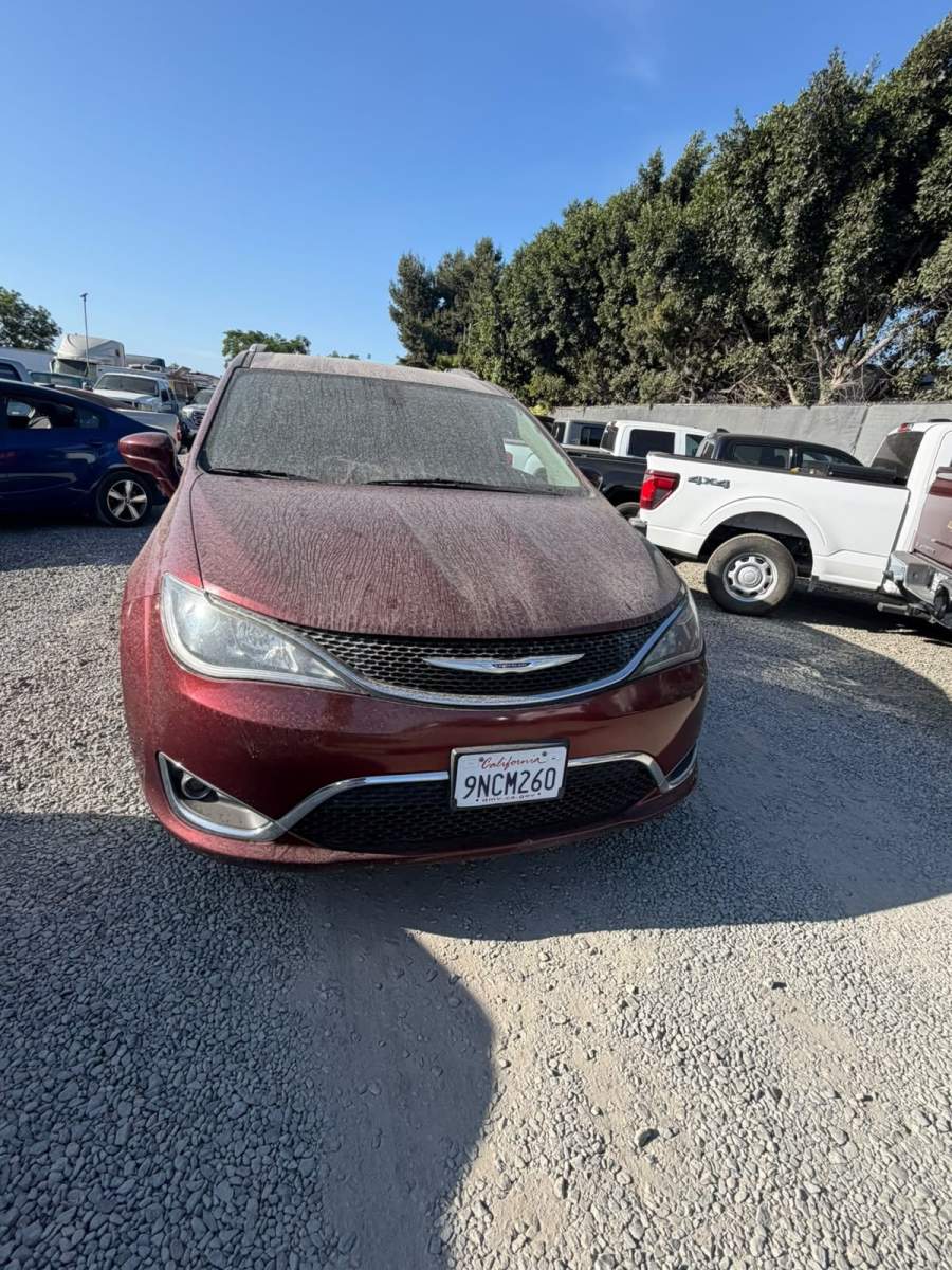 2020 Chrysler Pacifica Launch Edition / Touring