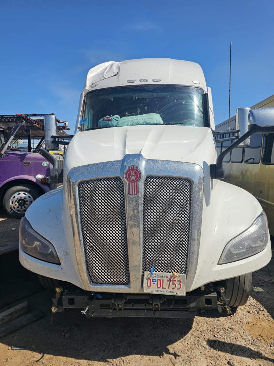2023 Kenworth T680