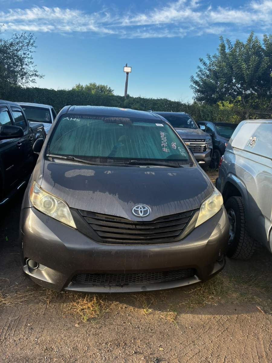 2016 Toyota Sienna L