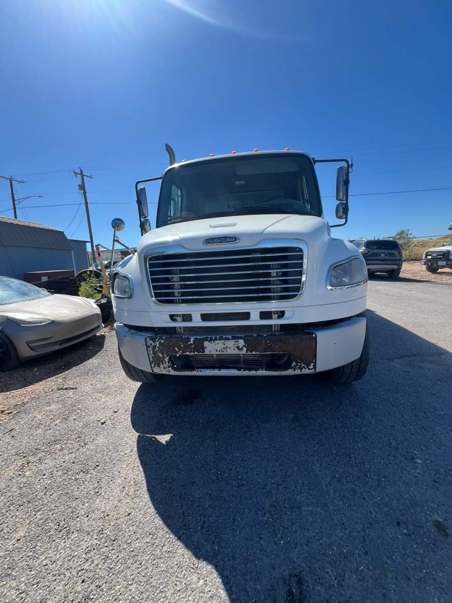 2016 Freightliner M2