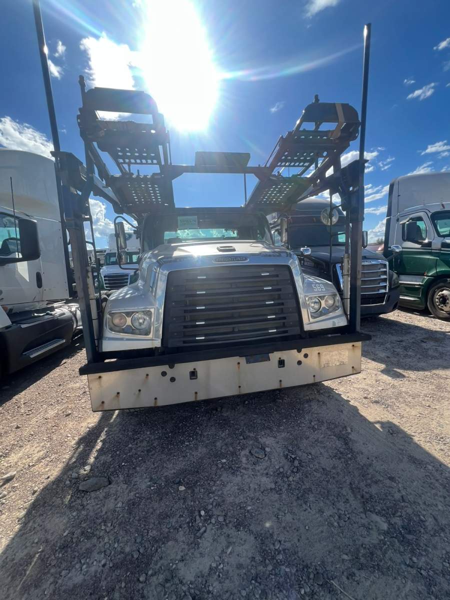 2016 Freightliner 114SD