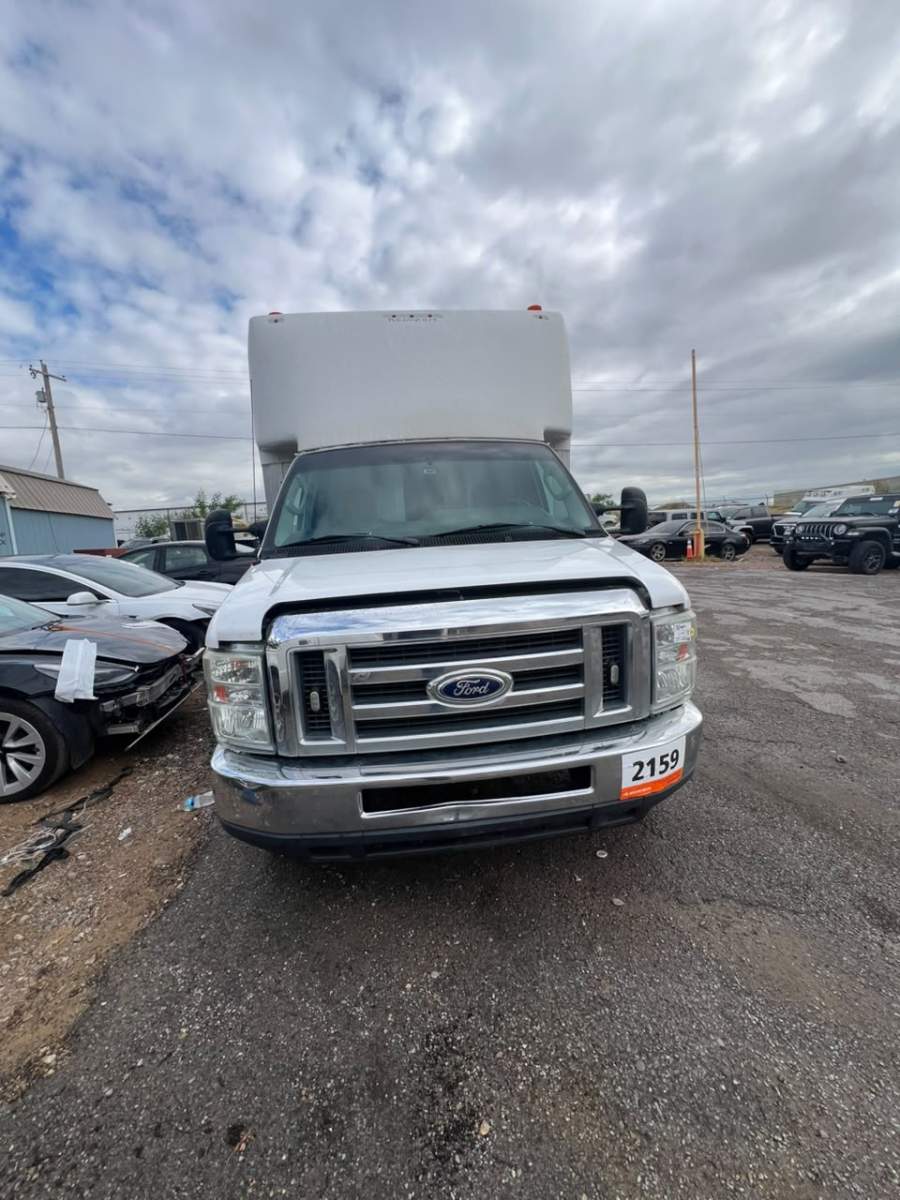 2016 Ford E-450