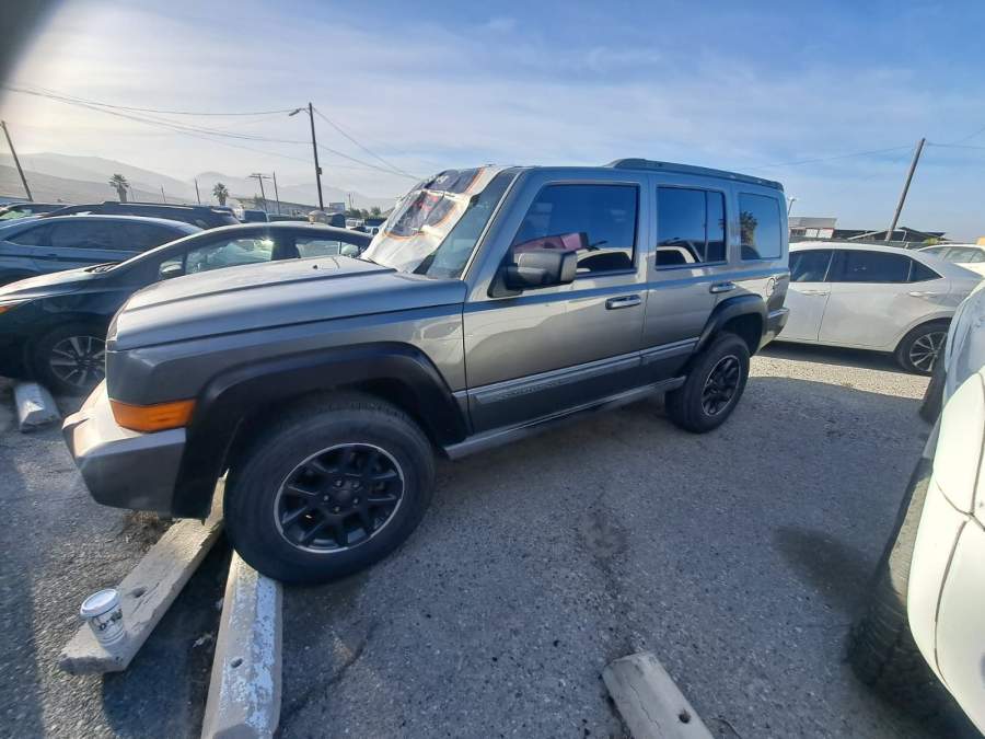 2007 Jeep Commander Sport