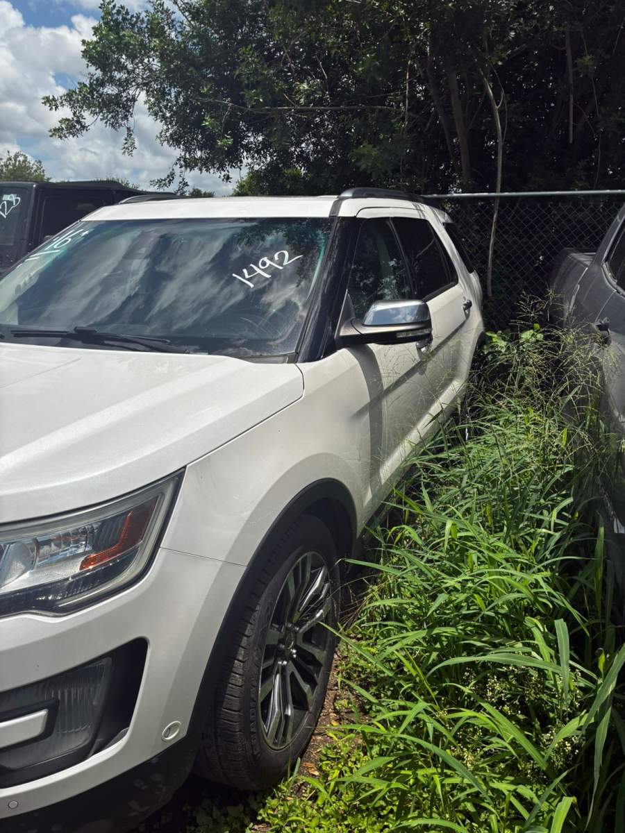 2016 Ford Explorer