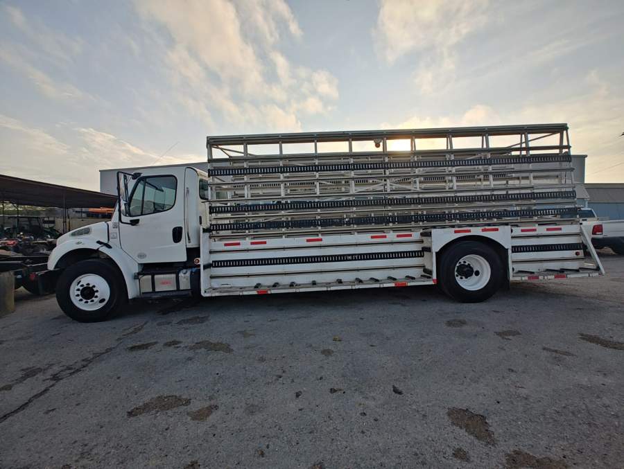 2016 Freightliner M2