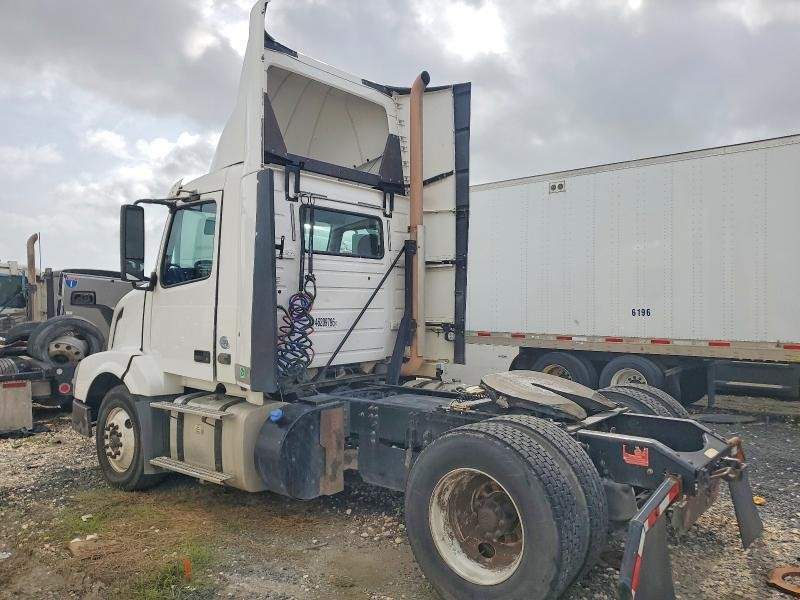 2016 Volvo Truck VNL