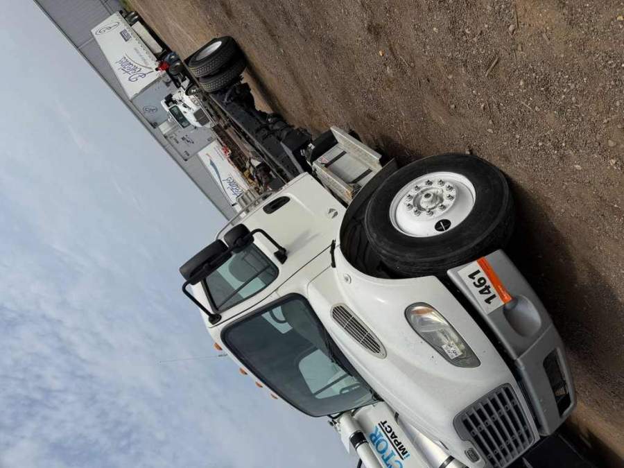 2016 Freightliner M2 106