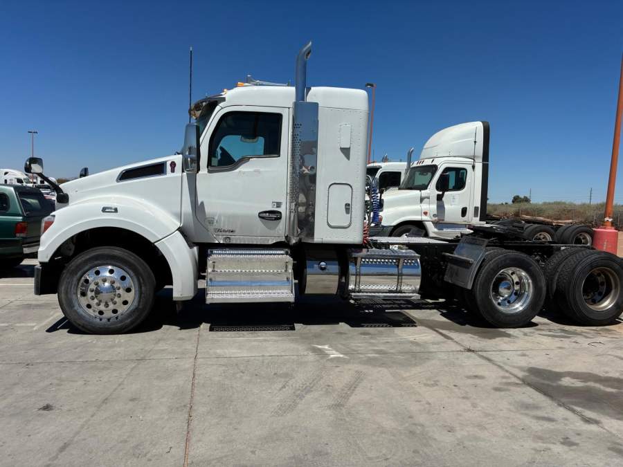 2022 Kenworth T880