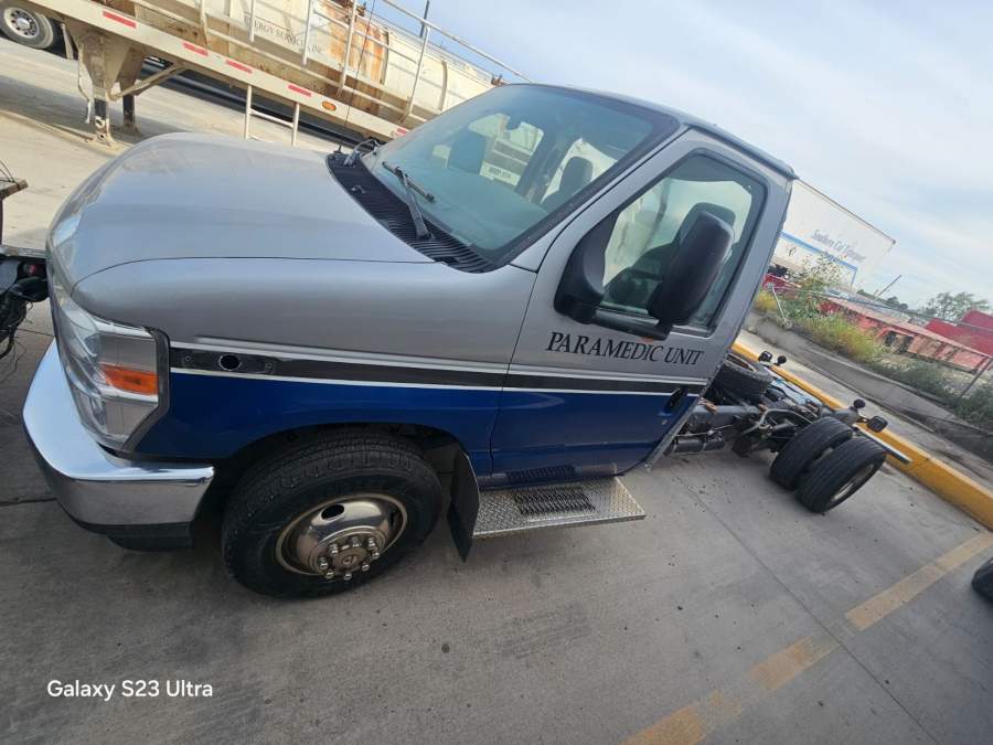 2021 Ford E-450