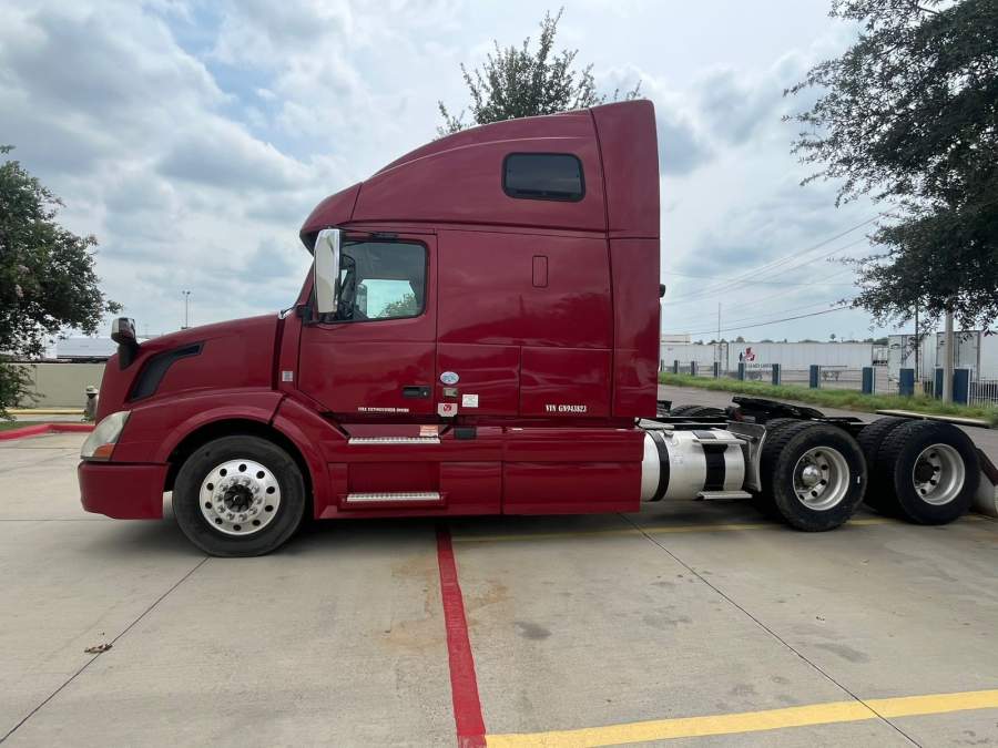 2016 Volvo Truck VNL