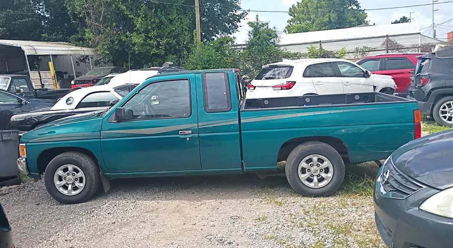 1997 Nissan Truck SE