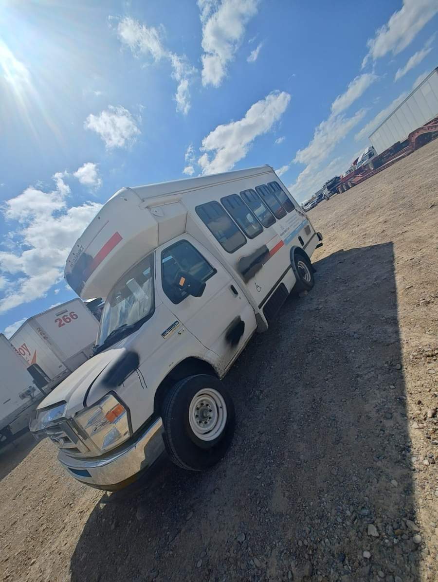 2016 Ford E-350 Super Duty