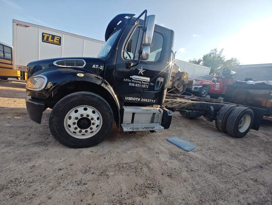 2016 Freightliner M2