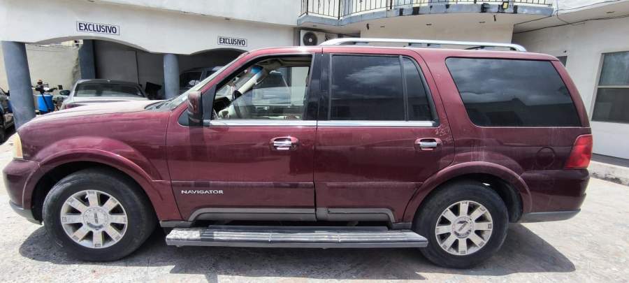 2004 Lincoln Navigator