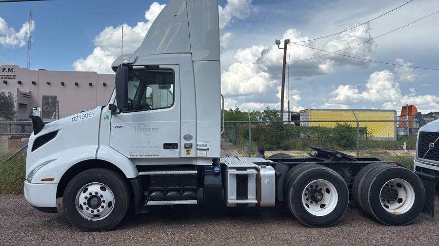 2020 Volvo Truck VNR