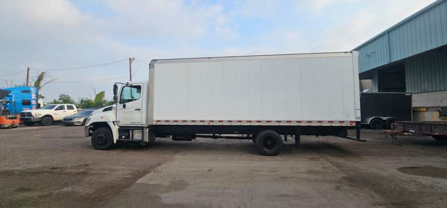 2016 Hino 258A