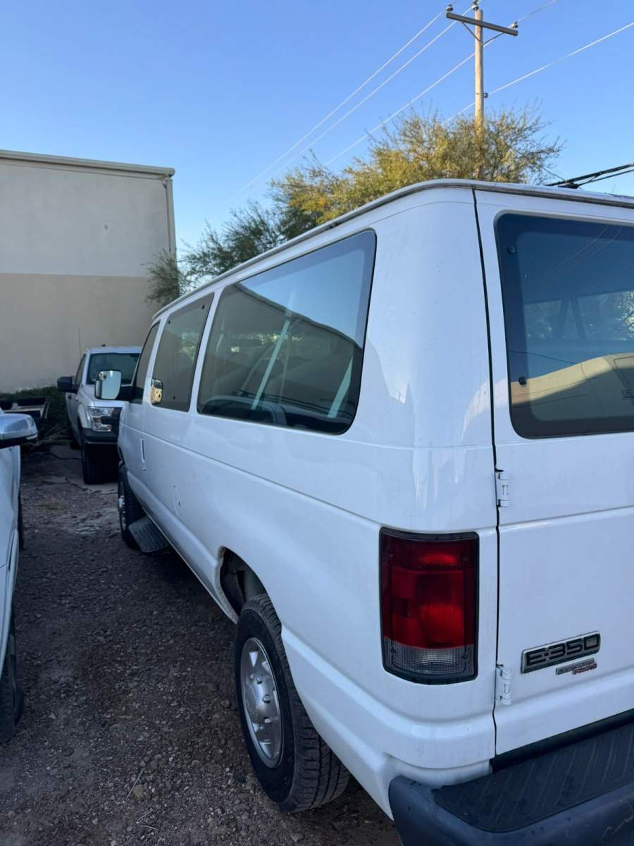 2013 Ford E-350 Super Duty