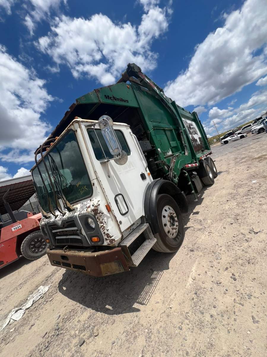 2016 Mack Trucks TerraPro