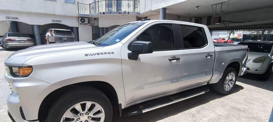 2020 Chevrolet Silverado 1500 CUSTOM