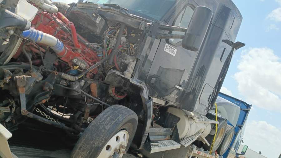 2023 Kenworth T880