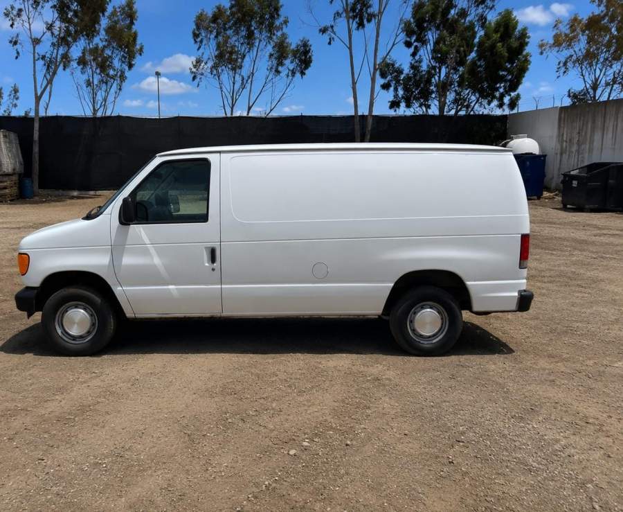 2003 Ford Econoline Cargo Van