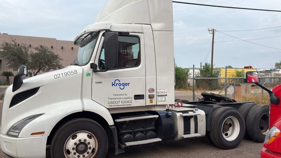 2020 Volvo Truck VNR