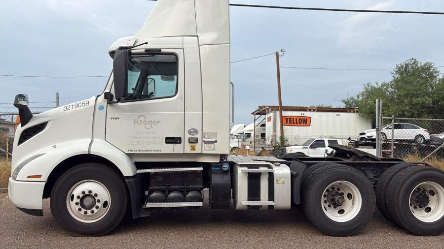 2020 Volvo Truck VNR