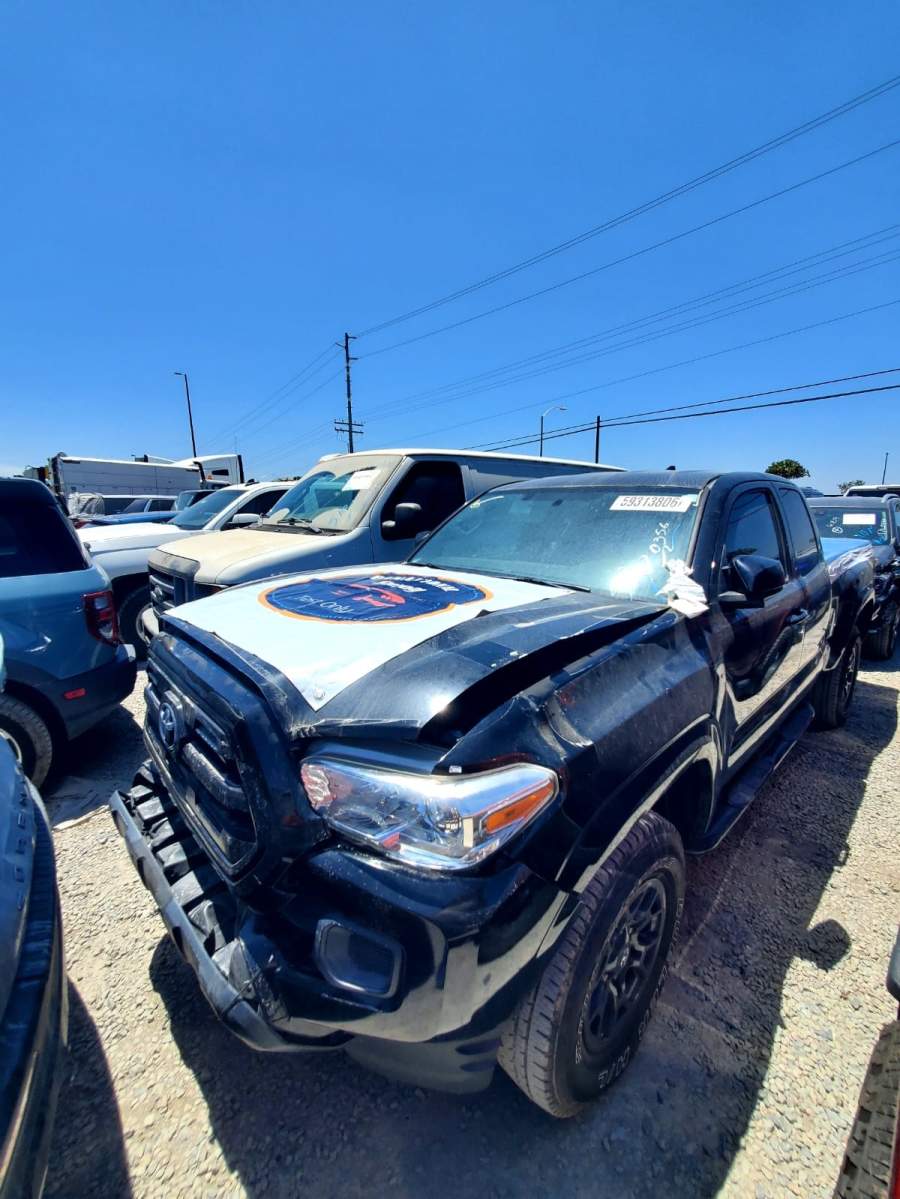2016 Toyota Tacoma SR / SR5