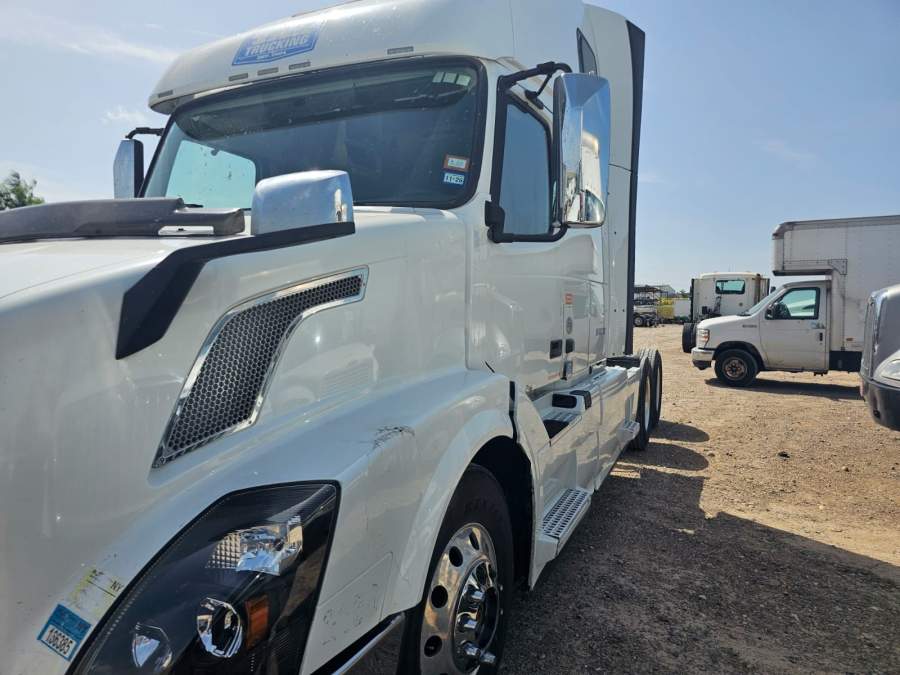 2016 Volvo Truck VNL