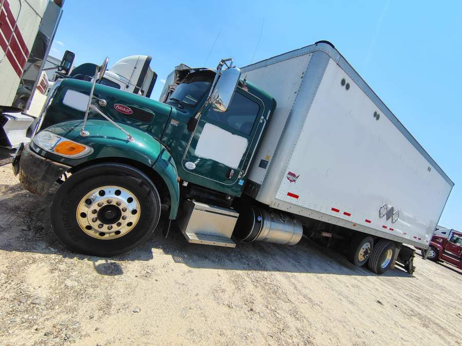 2019 Peterbilt 348