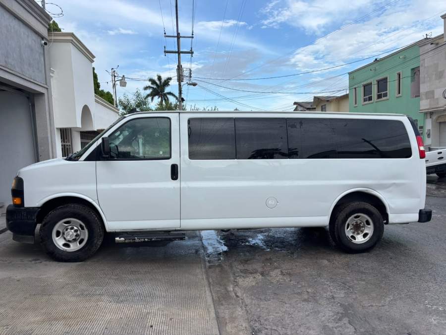 2019 Chevrolet Express 3500 LS